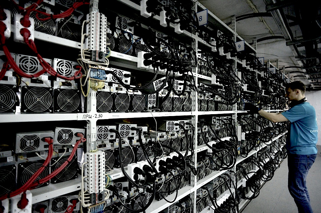 Crypto-Servers-Bitcoin-AFP-1K-01.jpg