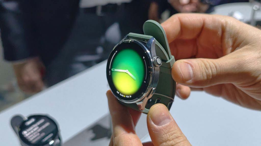 Hands-on-with-the-first-EMG-smartwatch-Xiaomi-Watch-5-is-back-in-the-Wear-OS-fold.jpg