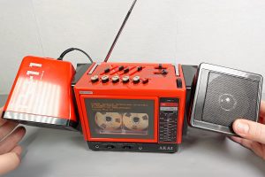akai-pj-11-mini-stereo-rotating-speakers-1984.jpg