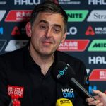 Ronnie O’Sullivan tries mind games by lumping pressure on John Higgins