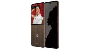 These-leaked-images-and-promo-video-show-off-Motorolas-Razr-70-Ultra-flagship-in-even-more-detail.jp_.jpeg