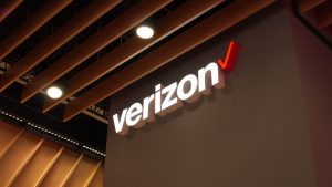 Verizon-says-it-wants-to-treat-you-like-a-human-but-its-plan-to-do-that-feels-increasingly-robotic.j.jpeg