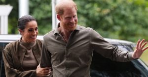 cbsn-fusion-prince-harry-and-meghan-face-some-criticism-over-australia-trip-thumbnail.jpg