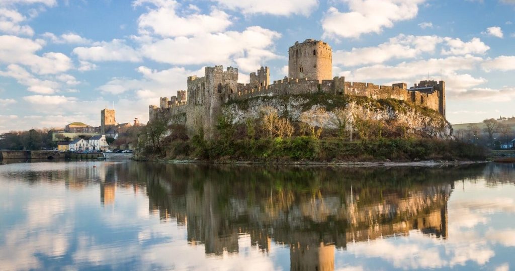 pembroke-castle.jpg