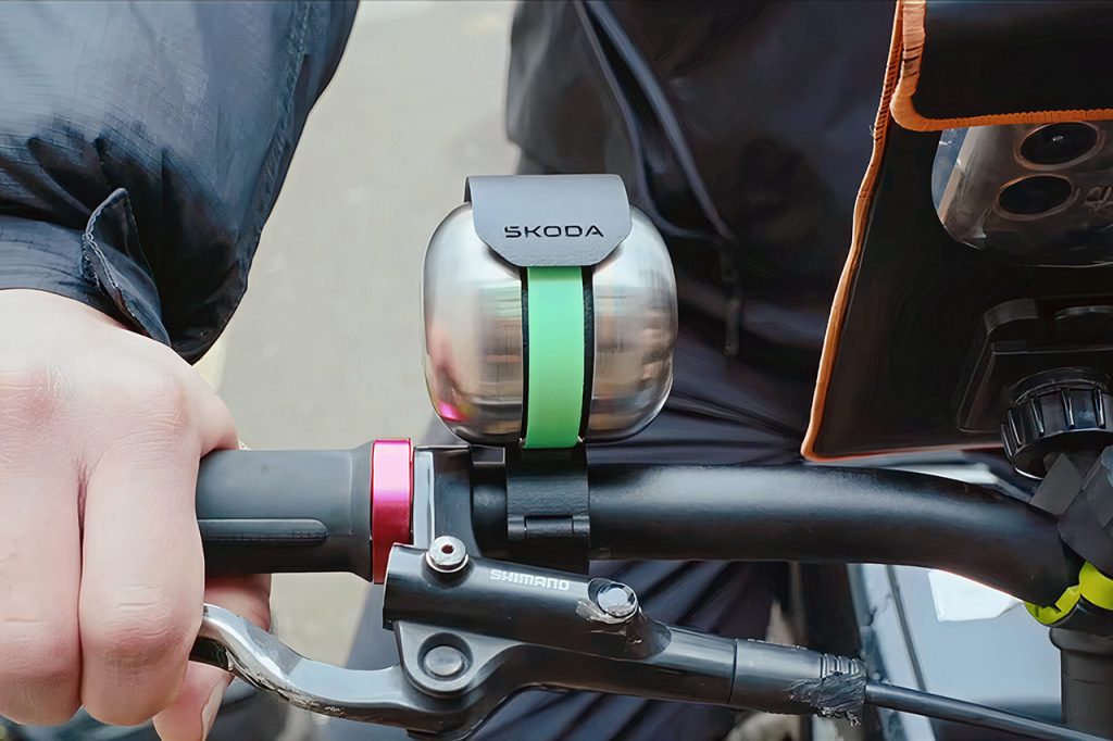 skoda-duobell-bicycle-bell-anc-headphones.jpg