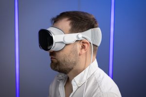 Apple-may-launch-a-stylish-new-version-of-the-Vision-Pro.jpg