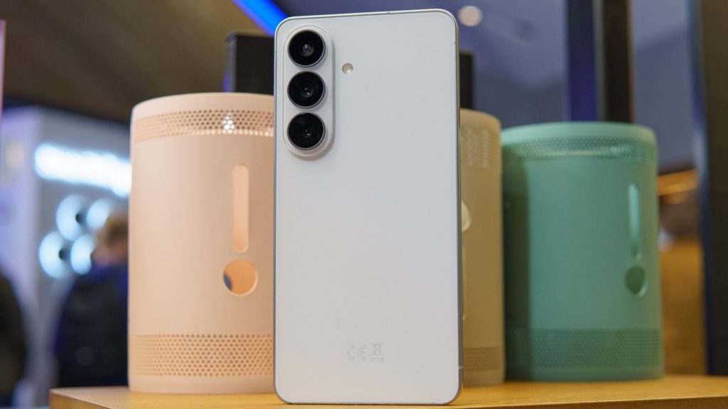 Galaxy-S27-region-specific-details-leak-alongside-new-Pro-model.jpg