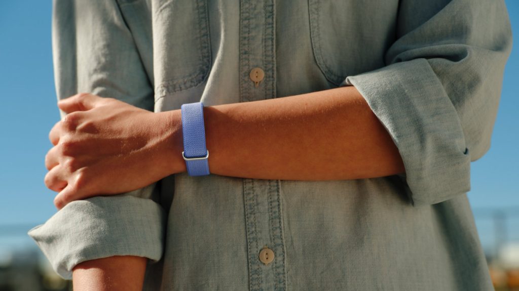 Googles-secret-Fitbit-Air-just-got-an-official-announcement-and-Steph-Curry-has-a-hand-in-it.jpg