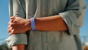 Googles-secret-Fitbit-Air-just-got-an-official-announcement-and-Steph-Curry-has-a-hand-in-it.jpg