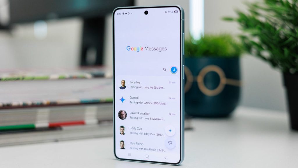 Hidden-text-reveals-that-RCS-video-calls-for-Google-Messages-is-in-the-works.jpg