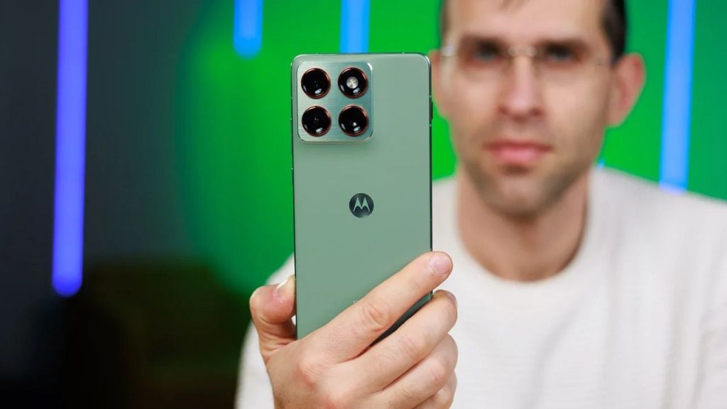Motorola-Edge-70-Pro-hardware-specs-leak-in-Geekbench-listings.jpg