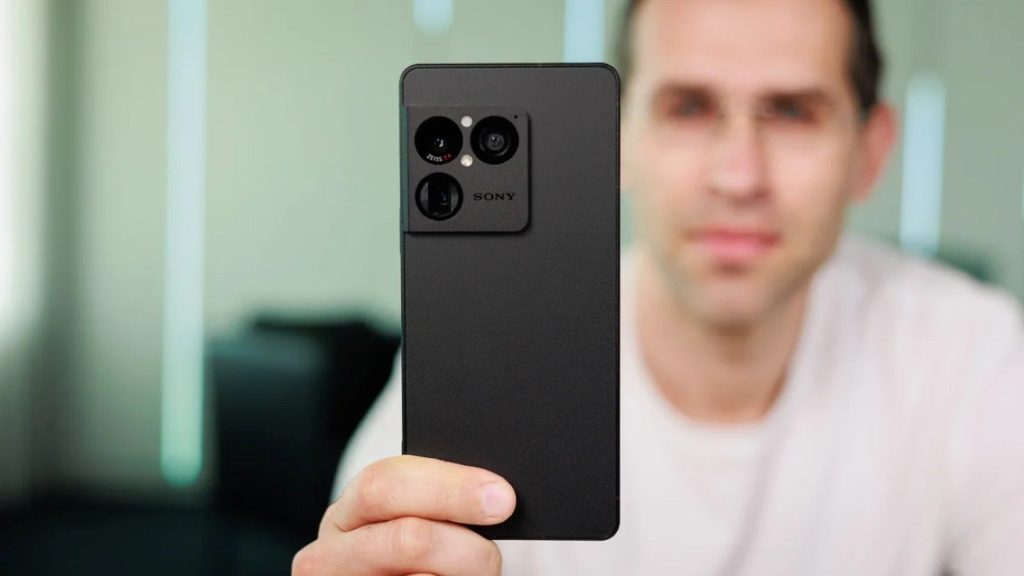 OK-Ill-make-sure-not-to-shoot-any-people-with-the-Sony-Xperia-1-VIII.jpg