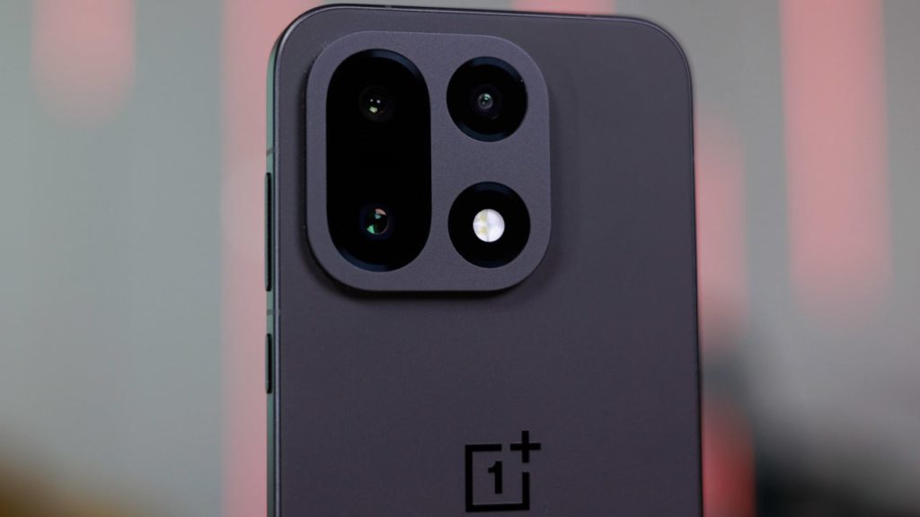 OnePlus-announces-resumption-of-halted-updates.jpg