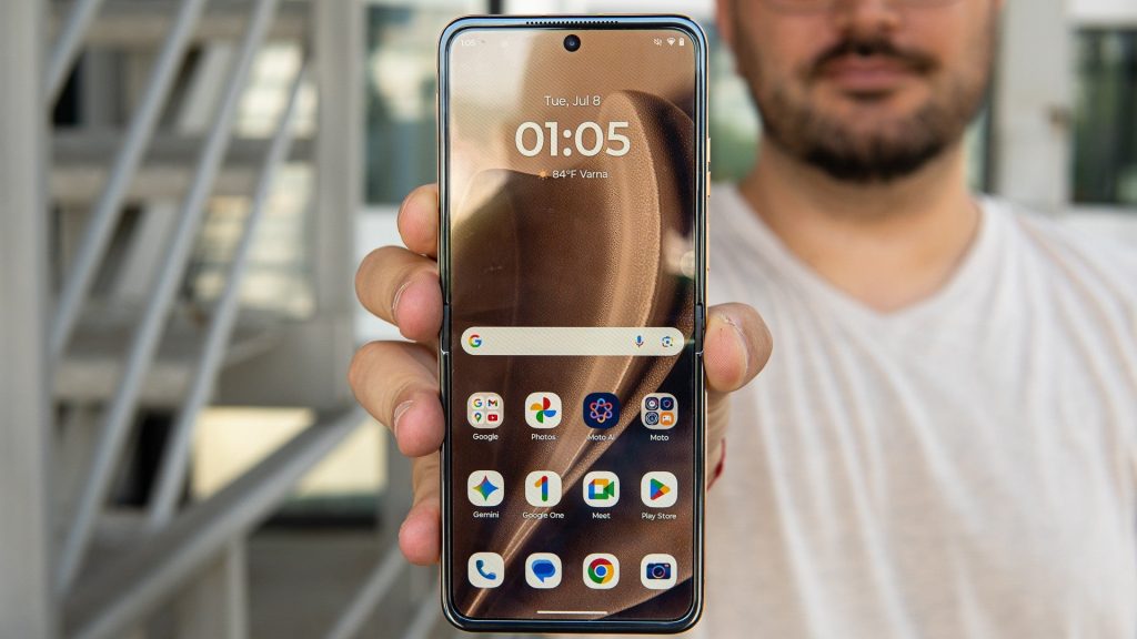 The-Razr-2025-just-plunged-to-a-ridiculously-low-price.jpg