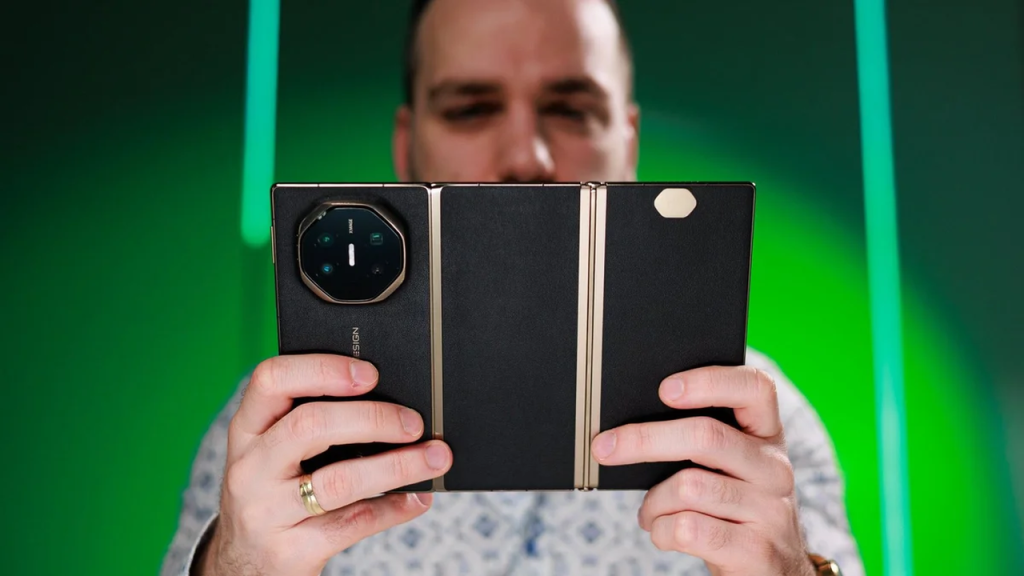 The-first-foldable-tablet-Is-coming-soon-and-its-not-an-iPad.jpg