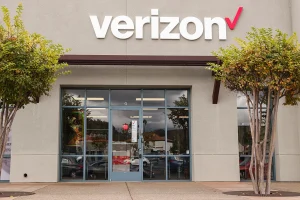 Verizon-is-giving-customers-a-solid-reason-to-avoid-its-stores.jpg
