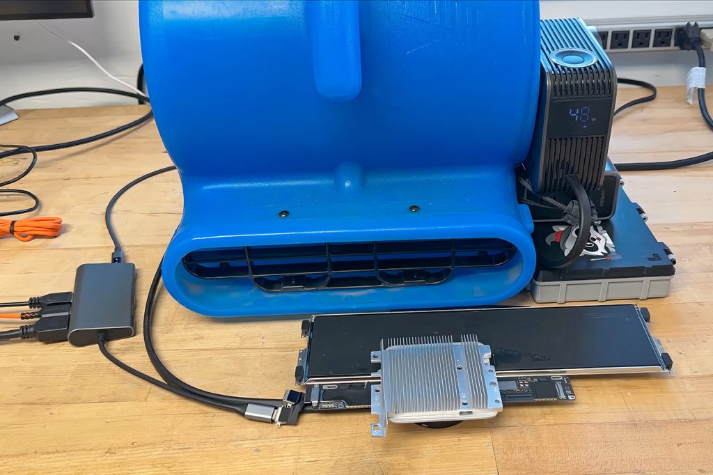apple-macbook-neo-cooling-mod.jpg