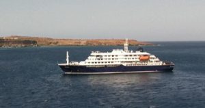 cbsn-fusion-passengers-not-allowed-to-leave-suspected-hantavirus-stricken-cruise-ship-after-docking.jpeg