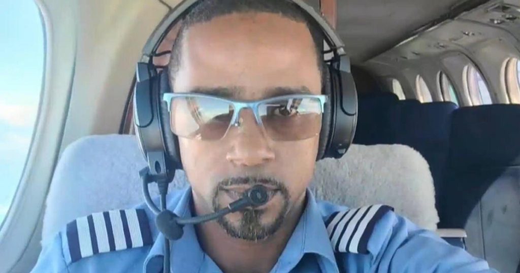 cbsn-fusion-pilot-passenger-recount-plane-crash-sea-we-didnt-know-if-we-were-going-to-make-it-to-sho.jpeg