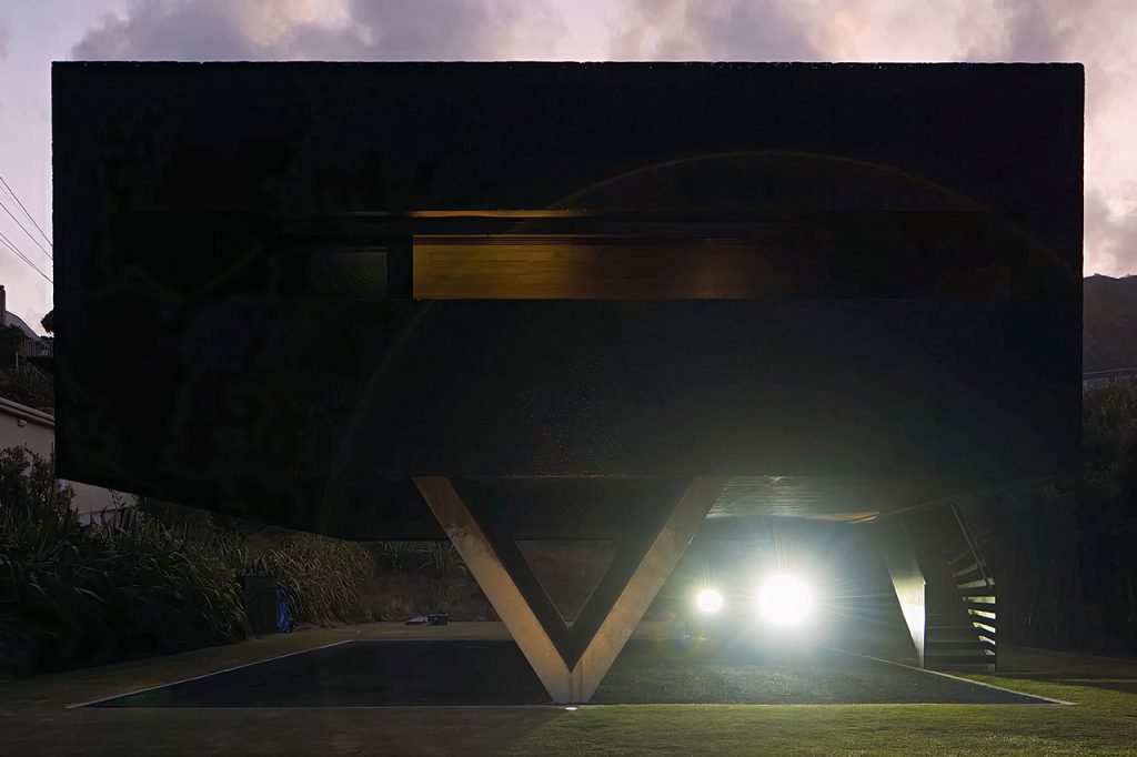 chris-tate-bunker-house-new-zealand.jpg