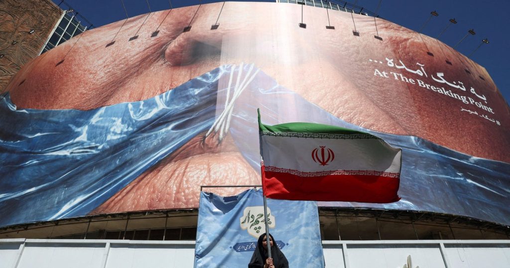 iran-war-us-trump-tehran-billboard.jpg