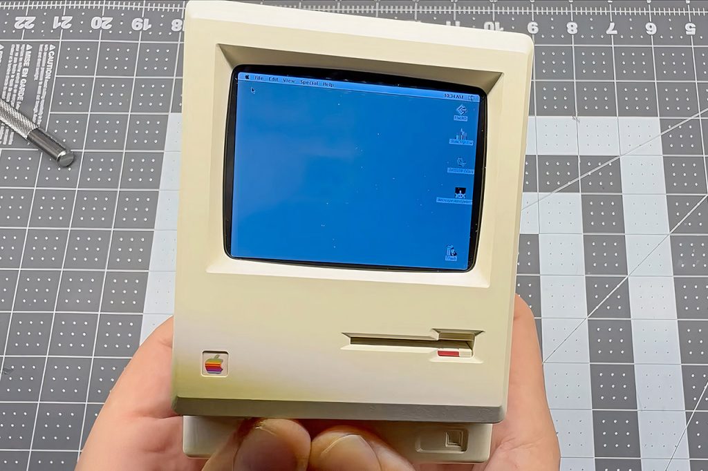 maclock-clock-macintosh-mini-mod.jpg