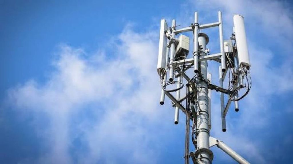 AT-T-T-Mobile-and-Verizons-grip-on-the-industry-strengthens.jpg