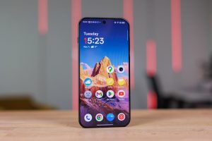 After-the-Pixel-10-and-Galaxy-S26-the-OnePlus-15-finally-gets-Androids-hottest-upgrade-of-2026.jpg