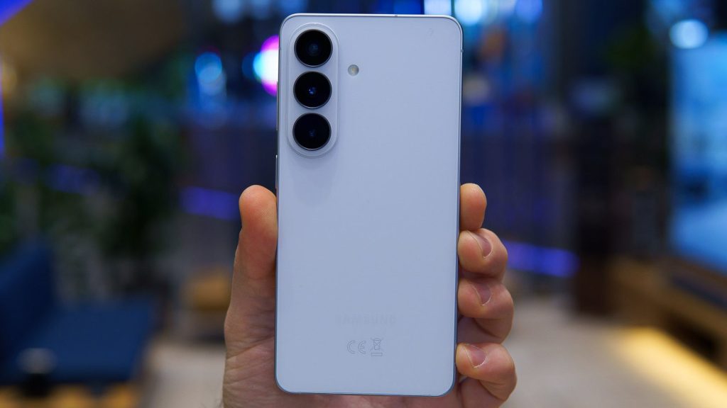 Amazon-outdoes-itself-and-Samsung-to-sell-the-Galaxy-S26-at-an-enhanced-245-Prime-Day-discount.jpg