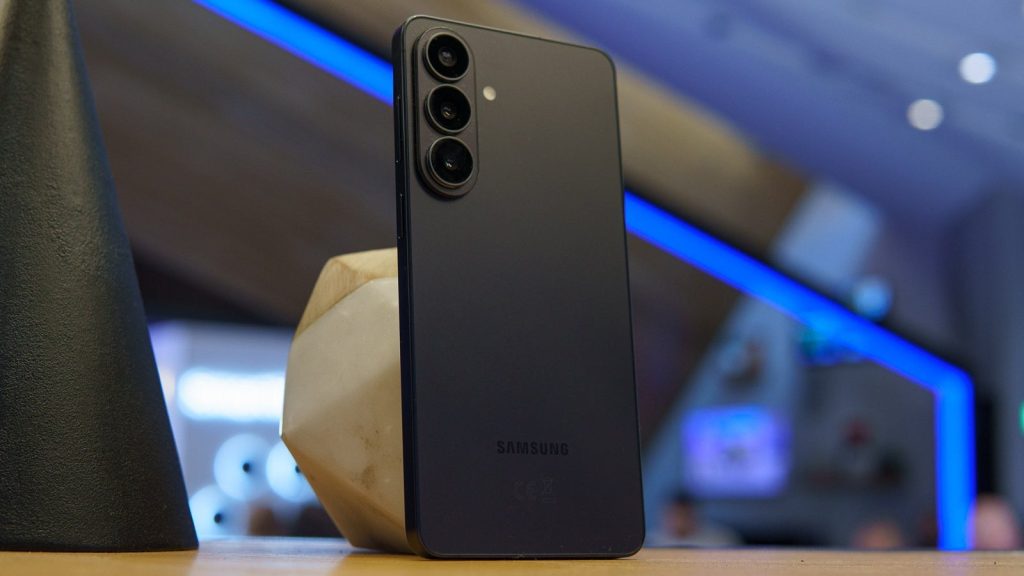 Amazons-latest-Galaxy-S26-discount-is-so-massive-that-it-might-just-be-a-mistake.jpg