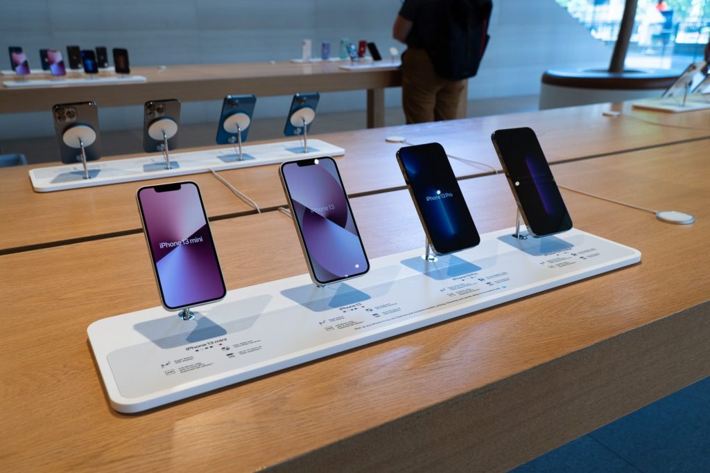 Apple-fixes-iPhone-Air-iPhone-17-series-charging-issue-with-release-of-iOS-26.5.1.jpg