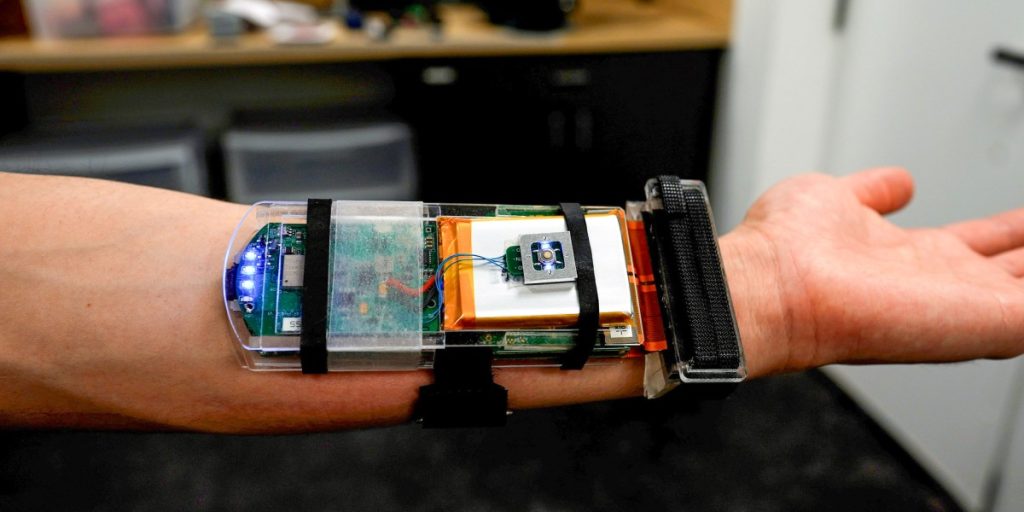 MIT-Hand-Tracker-02-press.jpg