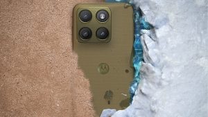 Motorola-goes-small-on-size-big-on-price-for-the-US-Edge-2026-mid-ranger.jpg
