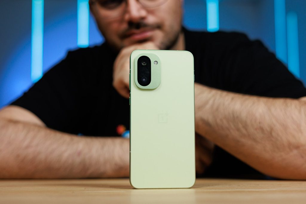 OnePlus-just-launched-an-unexpected-upgrade-to-its-best-flagship-killer-phone.jpg