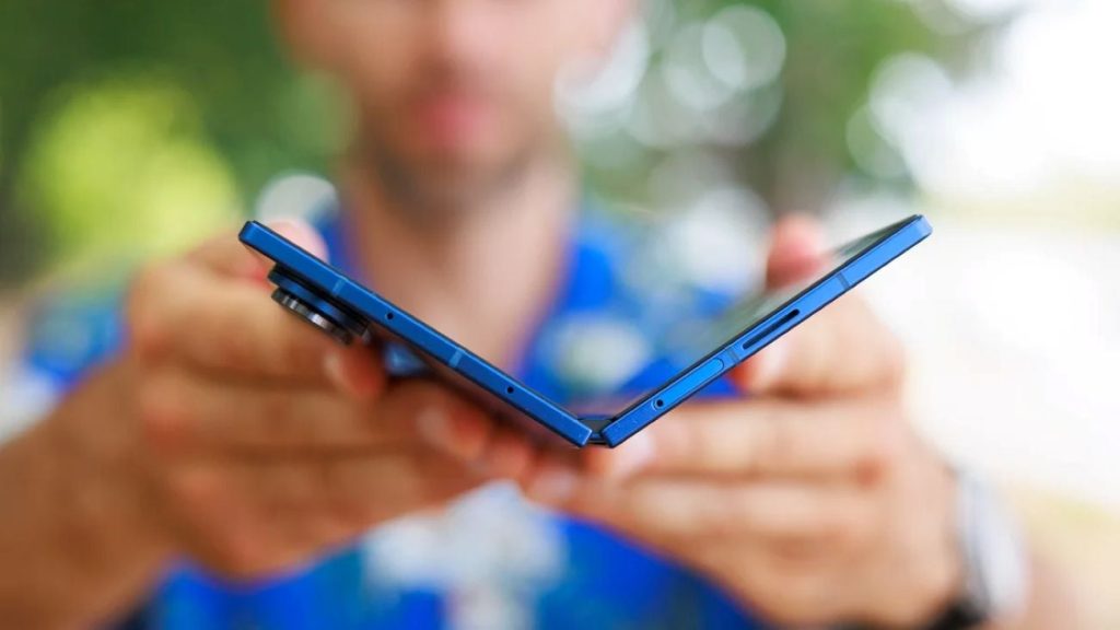 The-Galaxy-Z-Fold-8-Wide-might-become-your-favorite-tablet-as-per-these-latest-leaks.jpg