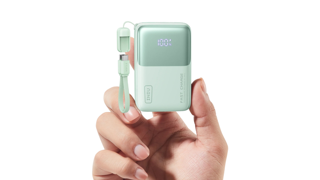 The-only-power-bank-you-will-need-this-summer-Iniu-Pocket-Rocket-P50-is-small-light-10000-mAh.jpg