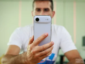 The-way-Americans-buy-phones-could-change-fundamentally-and-not-for-the-better.jpg