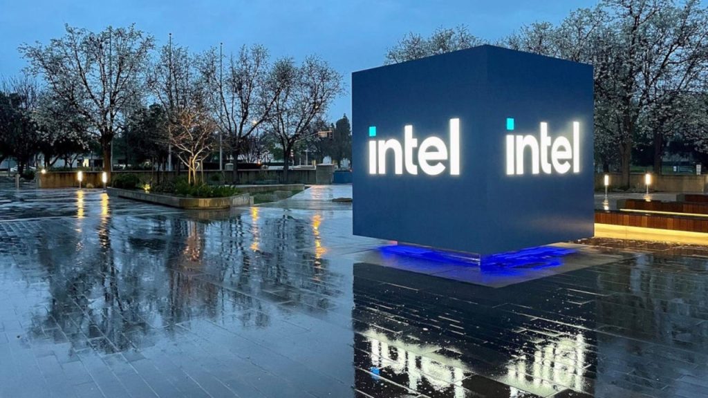 Trump-makes-stunning-announcement-concerning-Apple-and-Intel.jpg