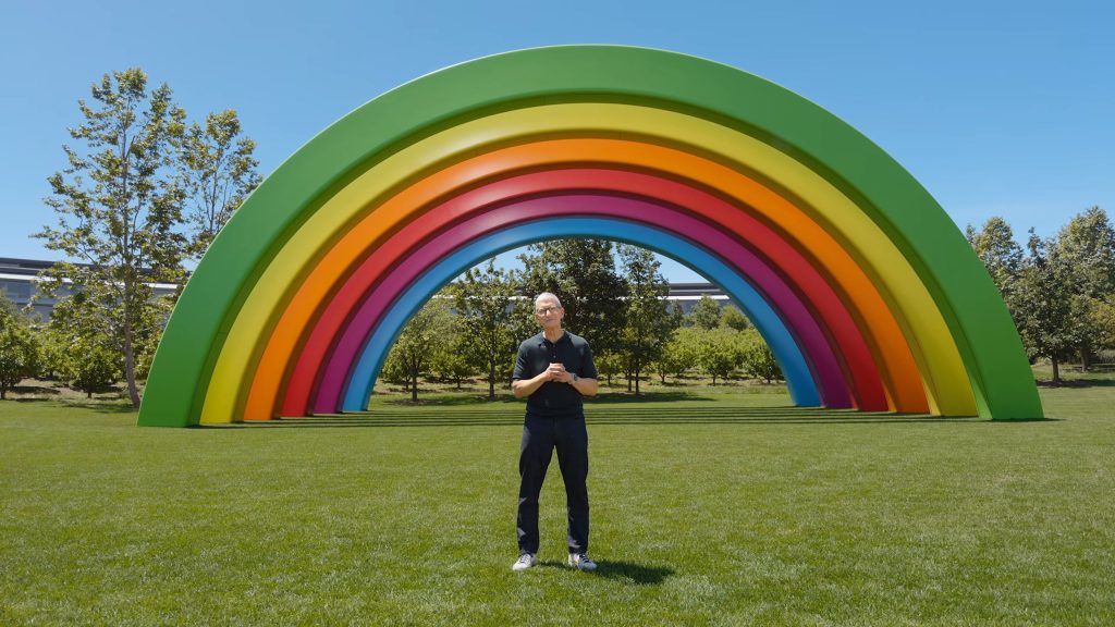 WWDC-had-an-unexpected-ex-Apple-employee-in-the-crowd.jpg