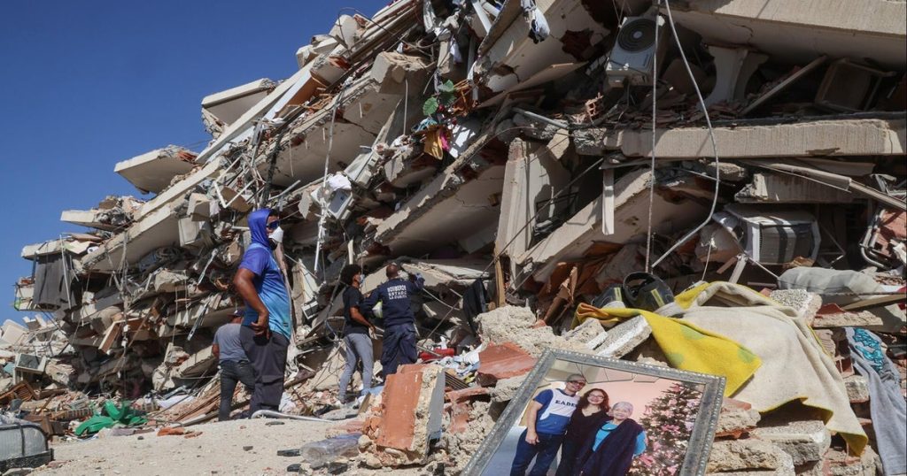 cbsn-fusion-more-than-1400-confirmed-dead-in-venezuela-earthquakes-tens-of-thousands-still-missing-t.jpeg