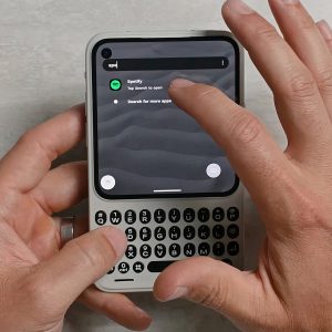 clicks-communicator-prototype-smartphone-hands-on.jpg