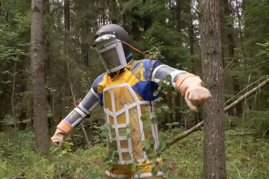diy-anti-mosquito-electric-suit.jpg