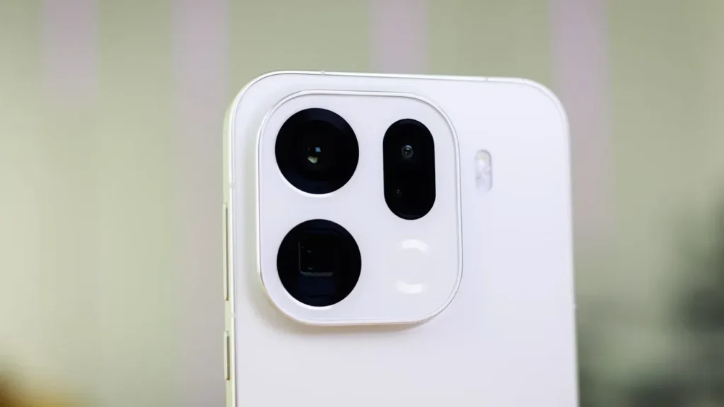 iPhone-18-Pro-may-get-a-competitor-thatll-make-you-hate-both-its-camera-and-battery.jpg