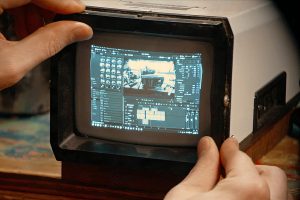 old-camera-viewfinder-to-tv-mod.jpg