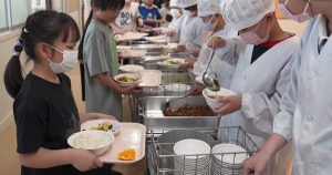 serving-lunch-in-japan-1280.jpg