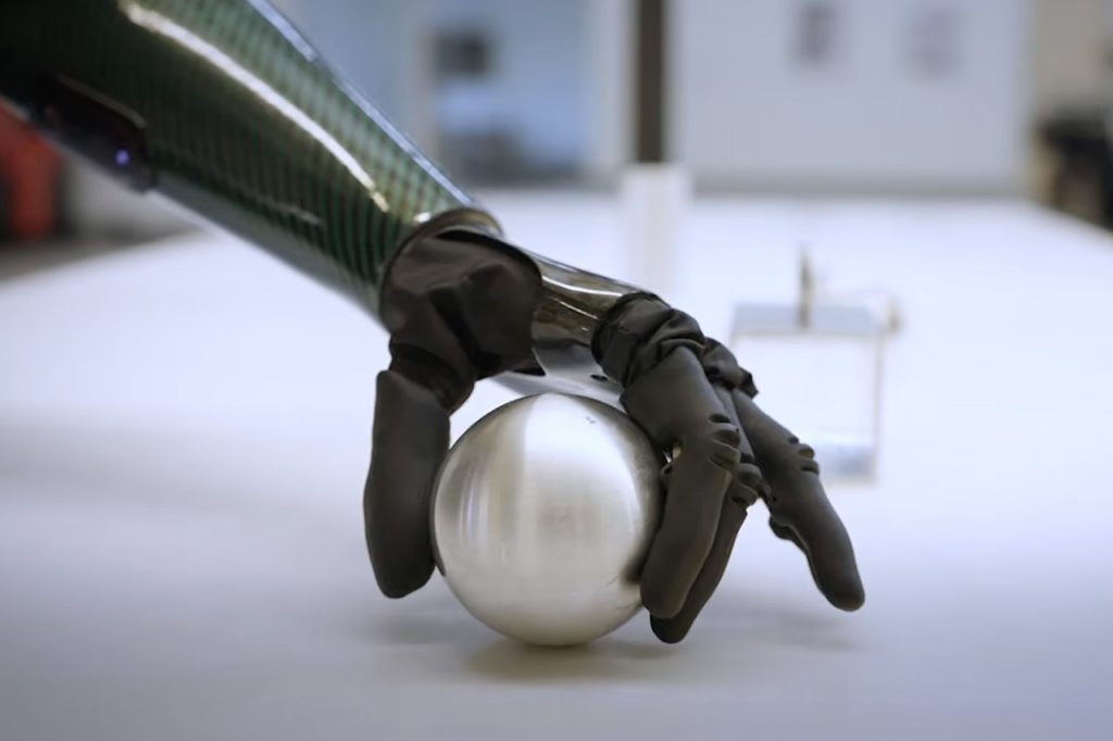 why-robots-cant-pick-up-an-egg-abb-robotics.jpg