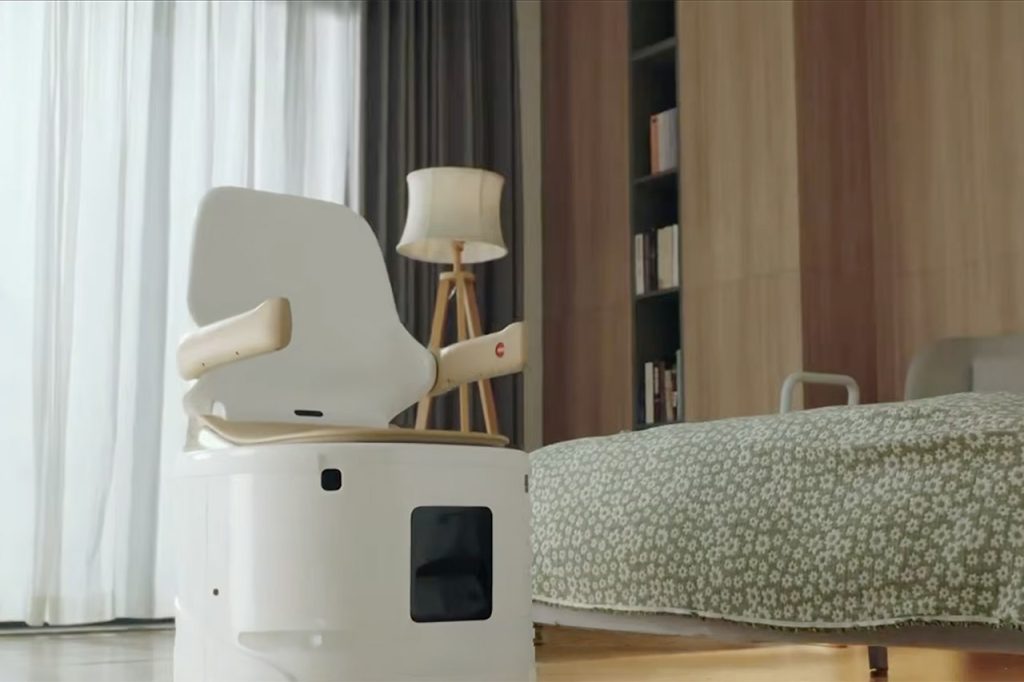 yueban-xiaoban-self-driving-toilet-robot.jpg