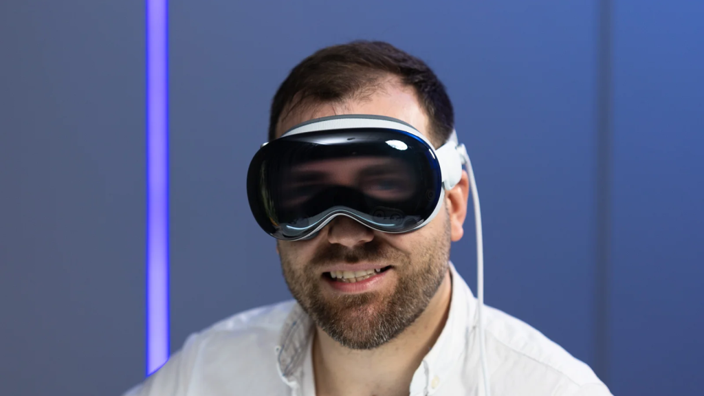 Apple-may-have-a-new-answer-to-Samsungs-unreleased-Galaxy-AI-Glasses.jpg