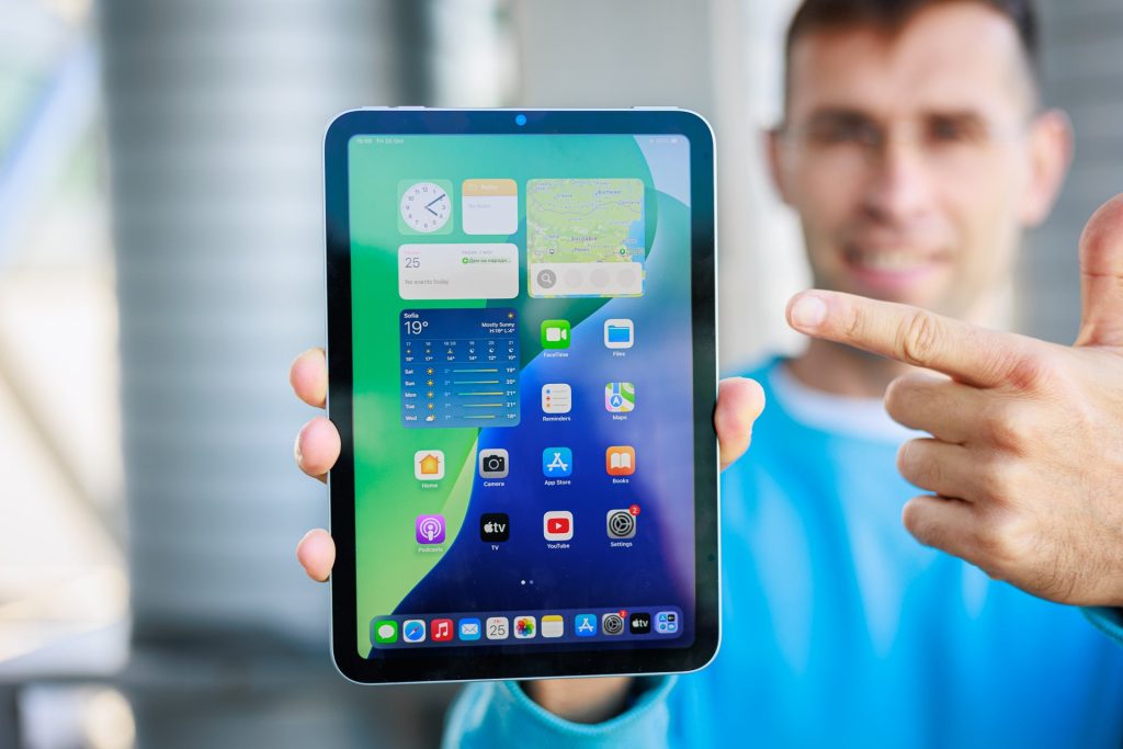 Despite-the-OLED-panel-the-iPad-mini-refresh-may-skip-the-most-important-display-upgrade.jpg