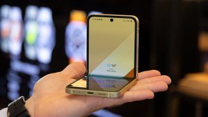 Dont-give-up-on-the-Galaxy-Z-Flip-series-just-yet-Samsung.jpg